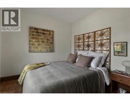 48 LONGWOOD Road N - 12