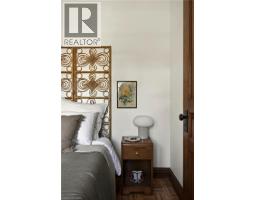 48 LONGWOOD Road N - 13