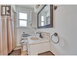 27 DELEVAN Crescent - 11