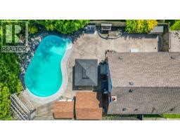 27 DELEVAN Crescent - 25