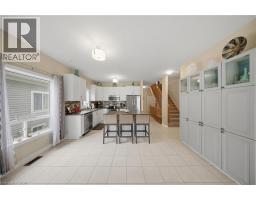 832 O REILLY Crescent - 12