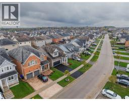 832 O REILLY Crescent - 42