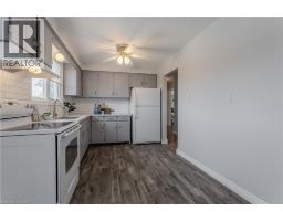 3125 MICHAEL Crescent - 11