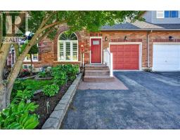 83 MORRISON Crescent - 1