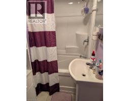 56 WELLAND Avenue - 9