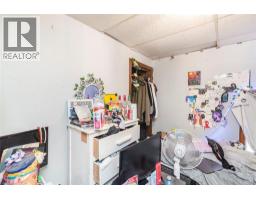 220 ALDER Street W - 22