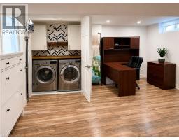 107 ROSSLINN Road - 32