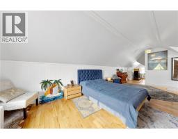 287 E COURTLAND Avenue E - 32