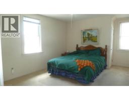 1023 WEBER Street E - 32