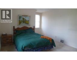 1023 WEBER Street E - 33