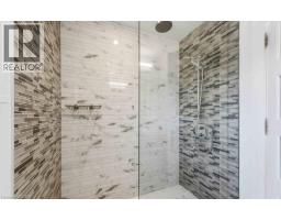 20 SHAKESPEARE Avenue - 33
