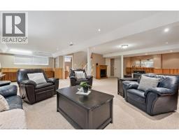 819 CREEKSIDE Drive - 27