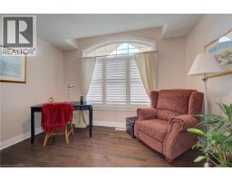 16 ENGLISH Crescent - 15