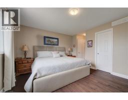 16 ENGLISH Crescent - 17