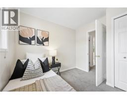 82 CATHERINE Street - 24