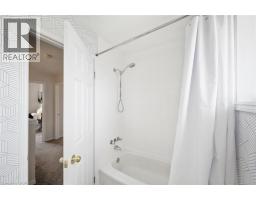 82 CATHERINE Street - 26