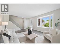 82 CATHERINE Street - 8