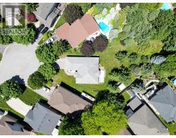 9 EVELYN Court - 32