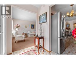 202 RAY Street N - 6