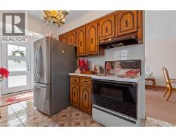 202 RAY Street N - 7