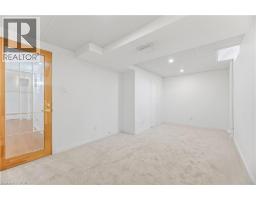 1004 ROXBOROUGH Drive - 40