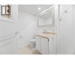 1004 ROXBOROUGH Drive - 44