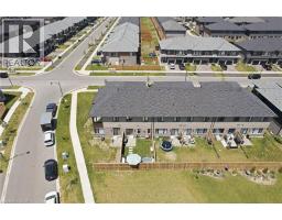 39 BELLHOUSE Avenue - 35