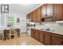 16 CONNAUGHT Avenue N - 19
