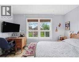 16 CONNAUGHT Avenue N - 32