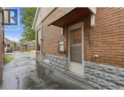 16 CONNAUGHT Avenue N - 39
