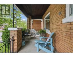 16 CONNAUGHT Avenue N - 6