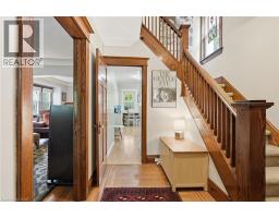 16 CONNAUGHT Avenue N - 9