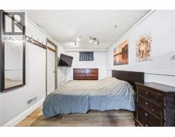 2231 SANDRINGHAM Drive - 22