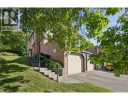 236 KINGSWOOD Drive UnitNo. 8 - 5