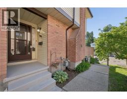 236 KINGSWOOD Drive UnitNo. 8 - 9