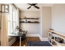 270 QUEEN Street S - 29