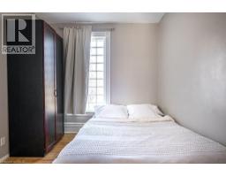 270 QUEEN Street S - 33