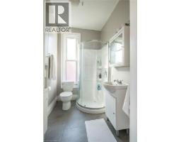 270 QUEEN Street S - 38