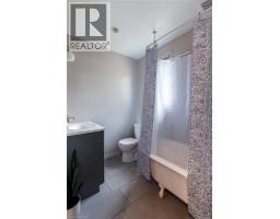 270 QUEEN Street S - 9