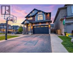 17 NARBONNE Crescent - 1
