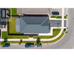 17 NARBONNE Crescent - 40