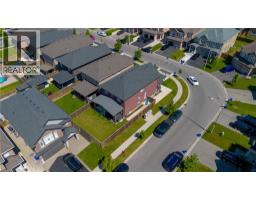 17 NARBONNE Crescent - 41