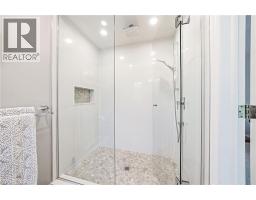 33 GOLFVIEW Crescent - 30