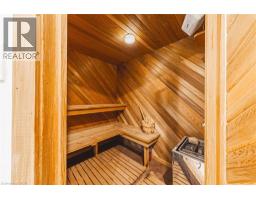 33 GOLFVIEW Crescent - 35