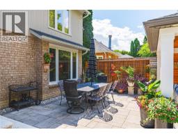 33 GOLFVIEW Crescent - 36