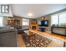 12 STIEFELMEYER Crescent - 23