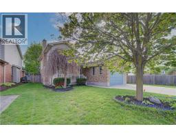 225 DARTMOOR Crescent - 2