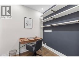 700 DYNES Road UnitNo. 414 - 12