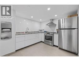 700 DYNES Road UnitNo. 414 - 25