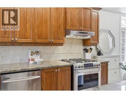29 SUNNYCROFT Court - 13